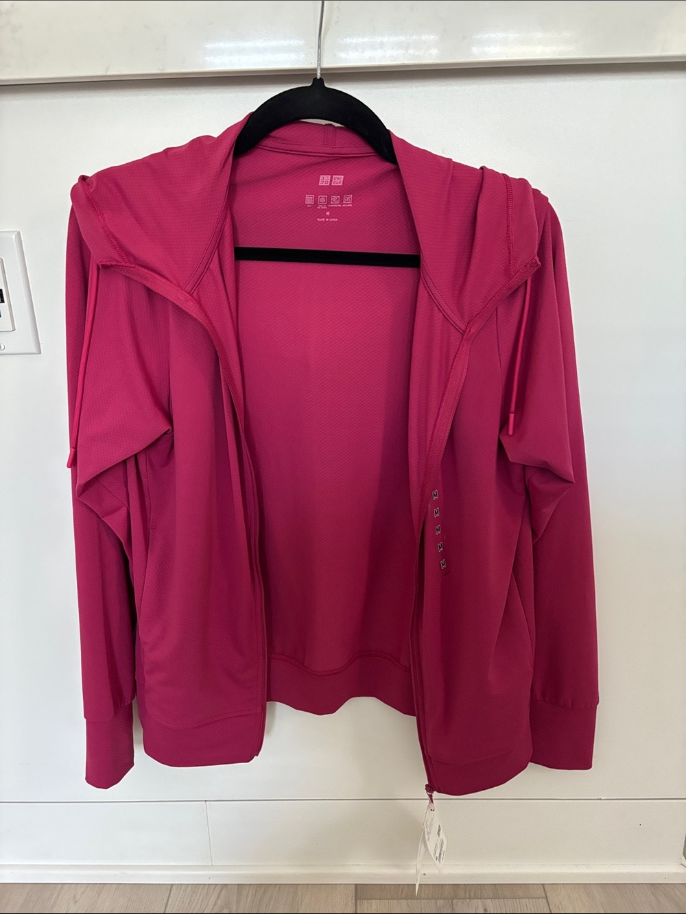 Uniqlo Women's Hooded Zip Jacket - Bright Pink Airism
